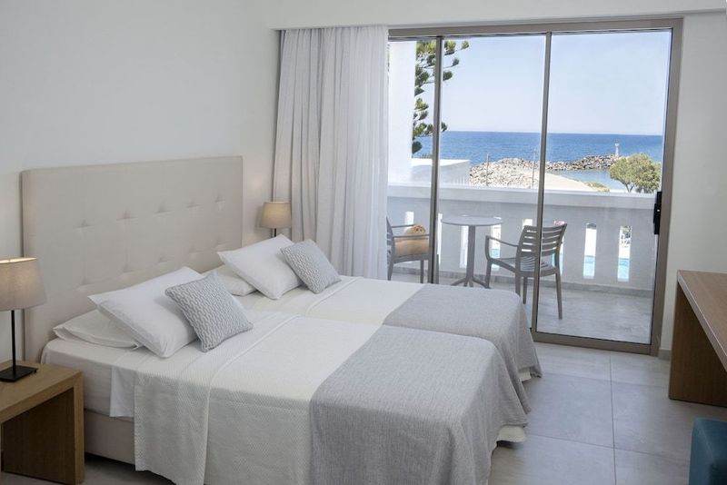 Maritimo Beach Hotel - Image 3