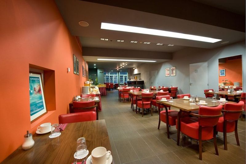 EA Hotel Julis - Image 10