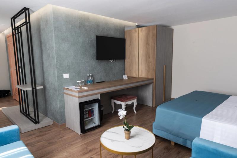 Martiness Hotel - Image 4