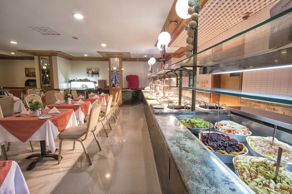 Canifor Hotel - Image 4