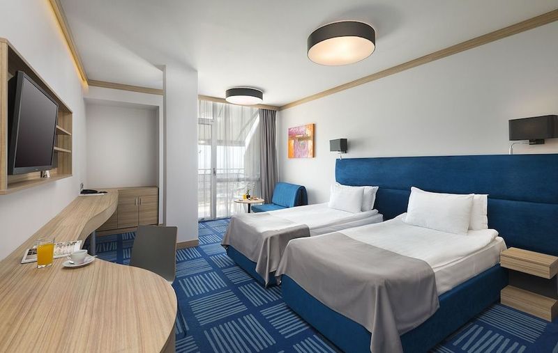 HVD Viva Club Hotel - Image 2