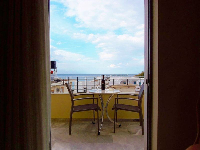 Yakinthos Hotel - Image 8