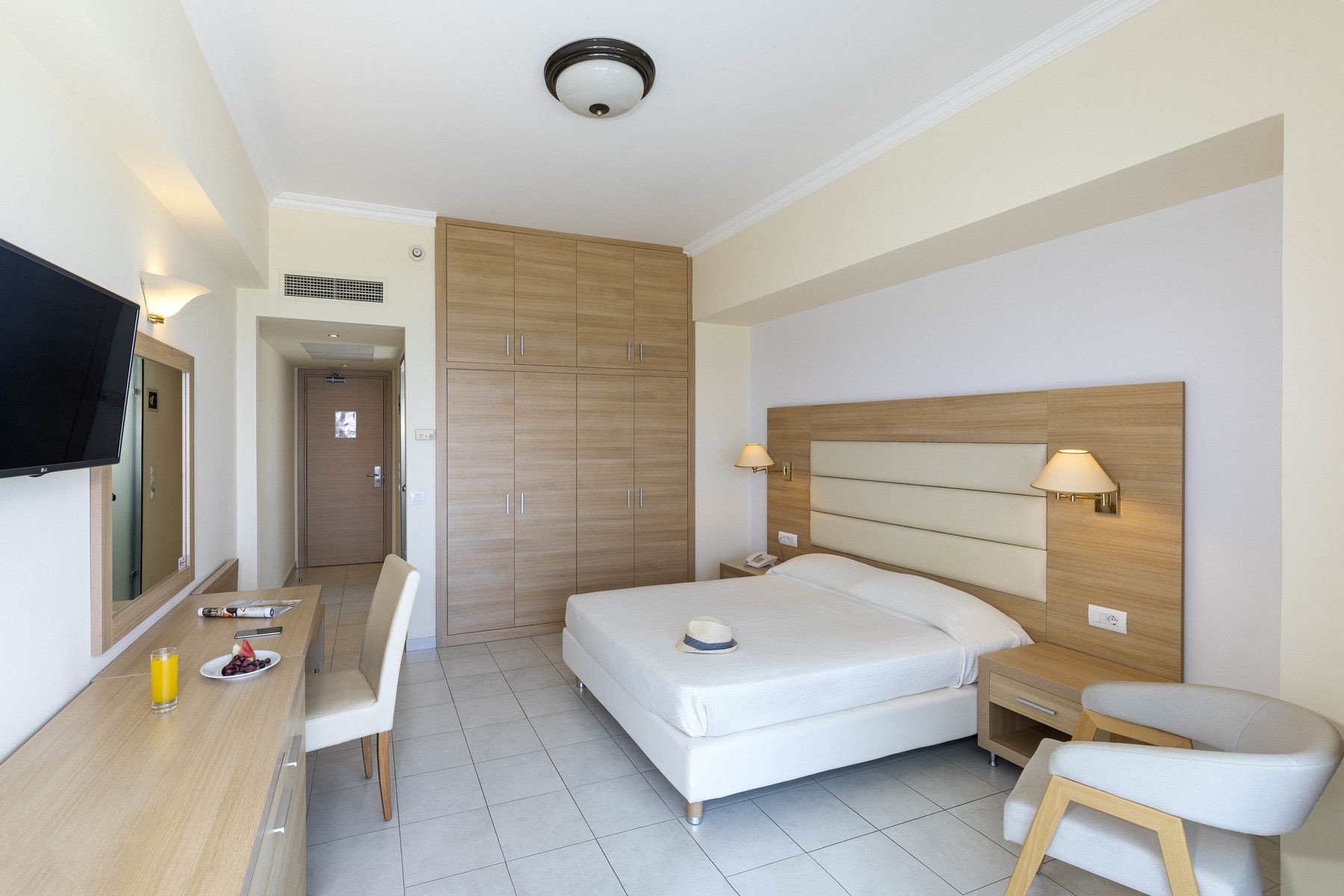 Belair Beach Hotel - Image 10
