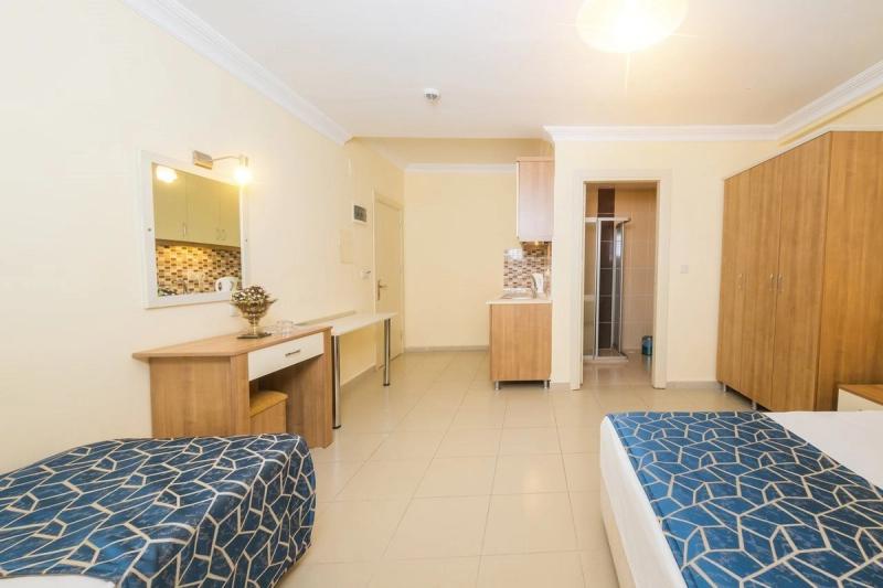Cats Garden Hotel - Image 5