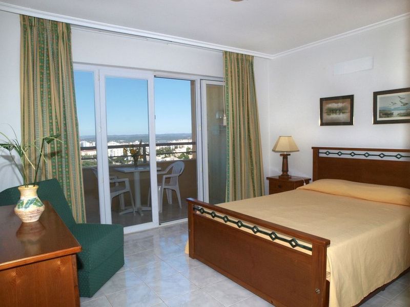 Apartamentos Jardins da Rocha - Image 8