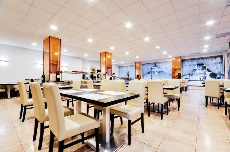 Hotel Fontana Plaza - Image 6