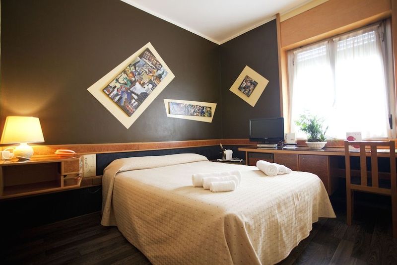 Hotel Diplomatic - Image 2
