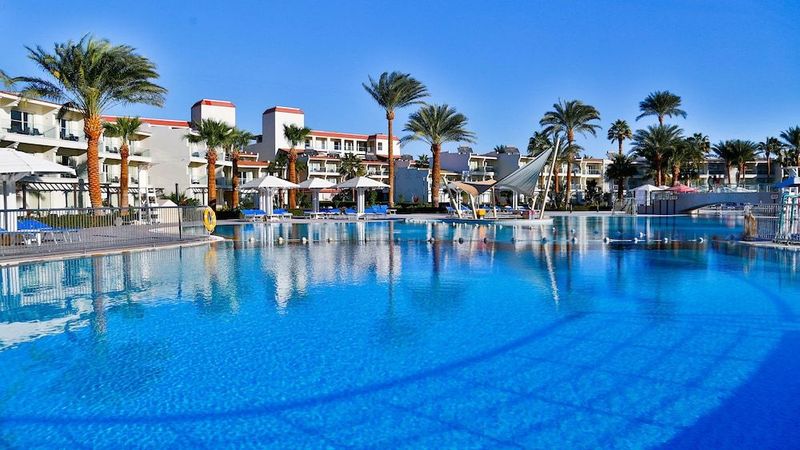Amarina Abu Soma Resort & Aquapark - Image 2