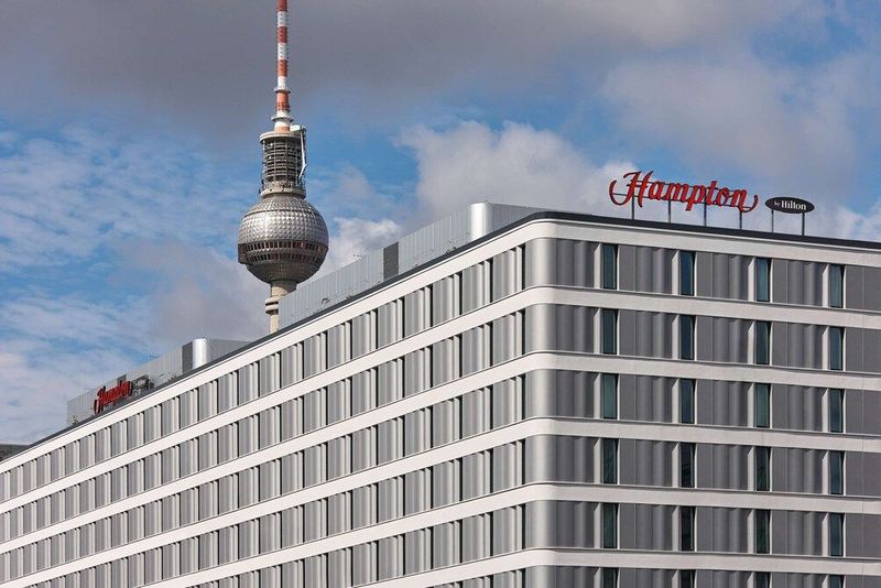 Hampton By Hilton Berlin City Centre Alexanderplatz - Image 2