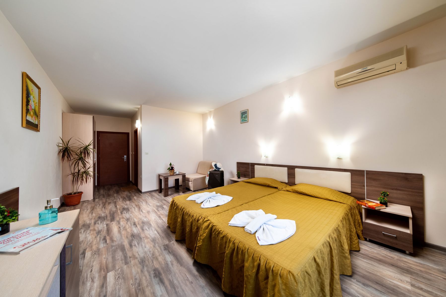 Esperanto Hotel - Image 6