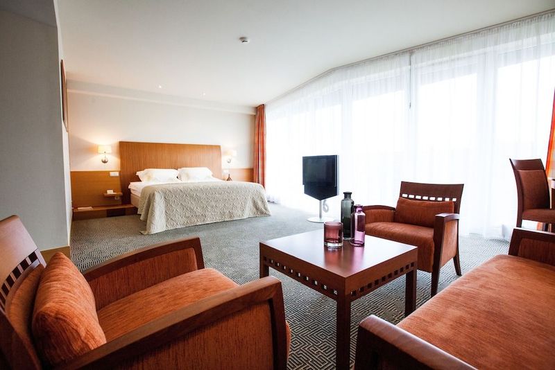 Vanagupe Hotel - Image 3