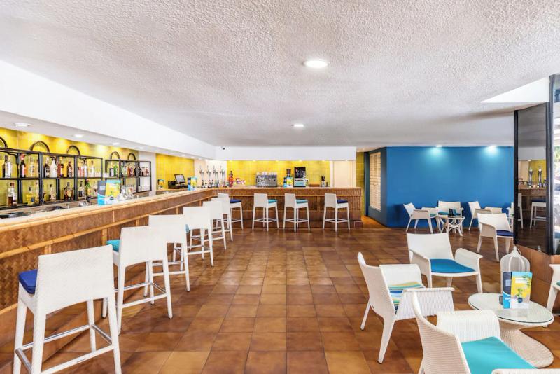Catalonia Oro Negro Hotel - Image 5
