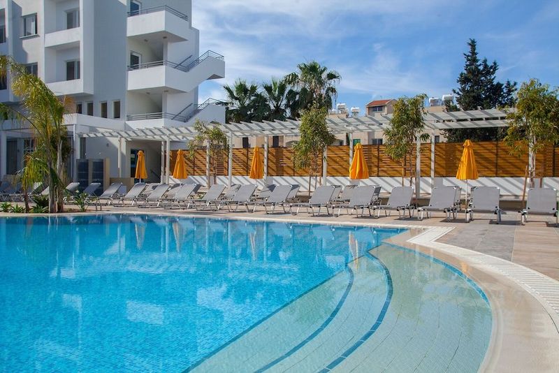 Mayfair Hotel - Image 1