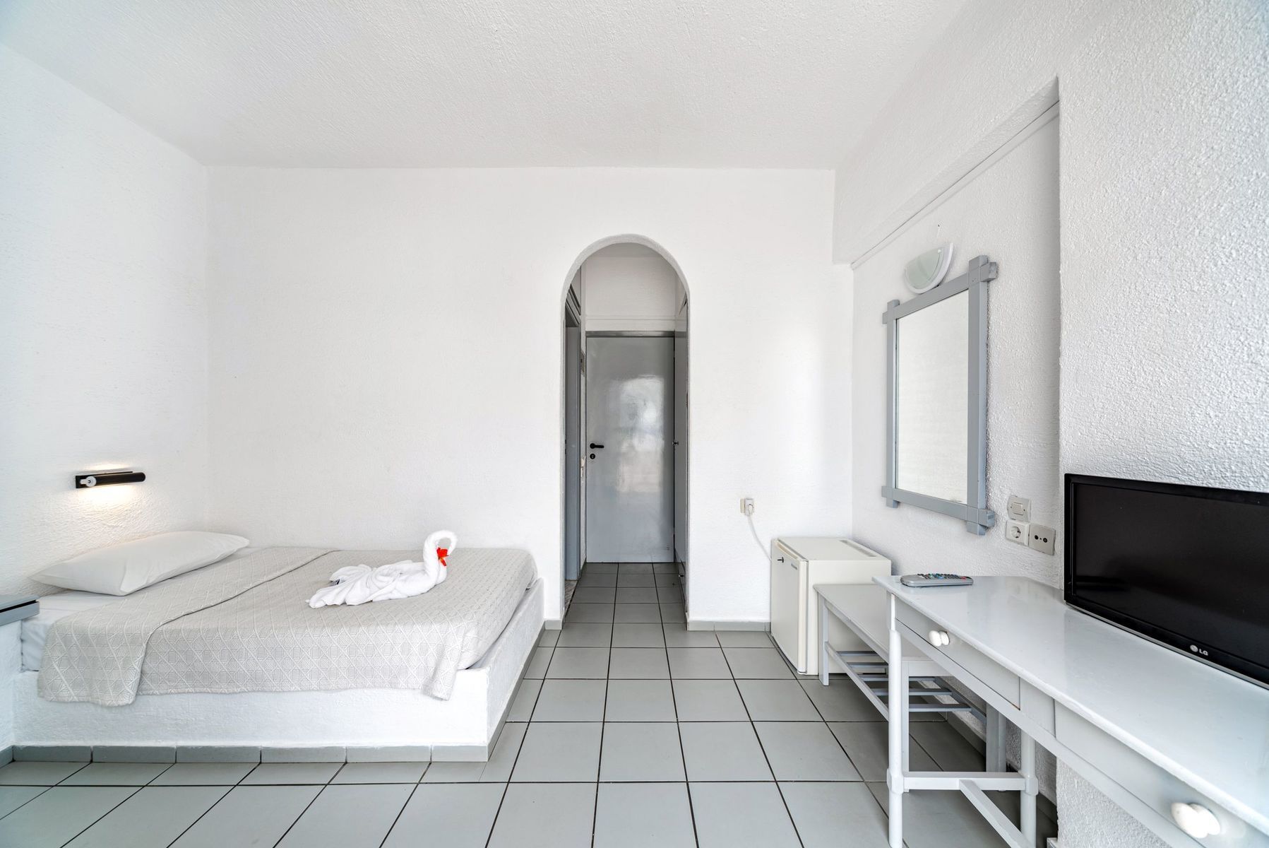 Iro Hotel - Image 10