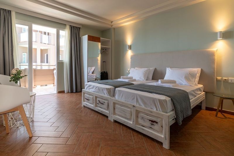 Girogaili Beach Hotel - Image 7