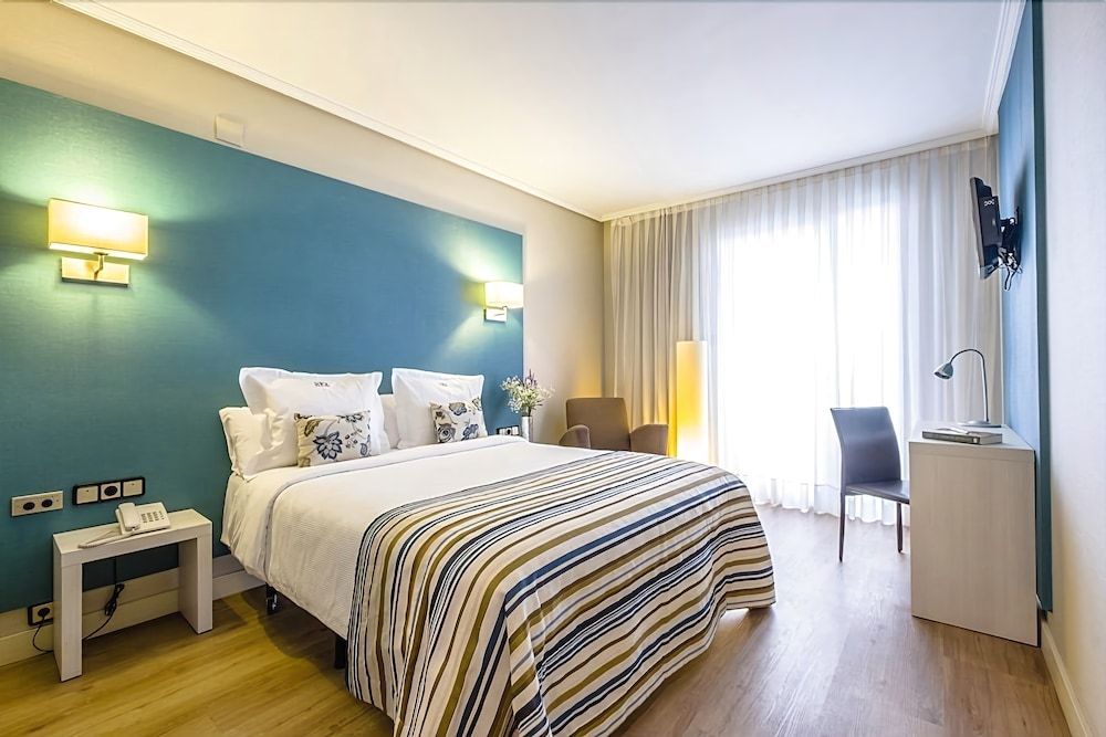 Hotel Regente Aragon - Image 2