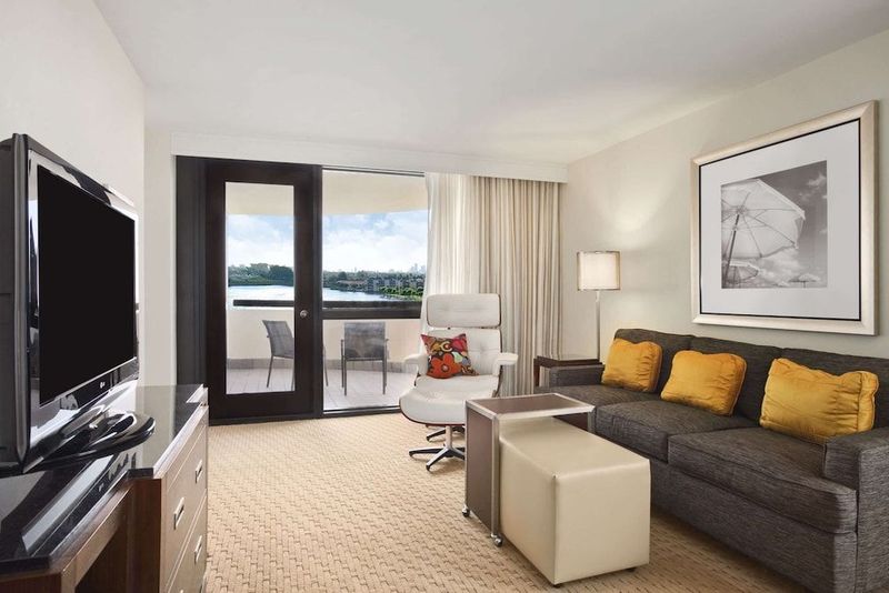 Hilton Miami Airport Blue Lagoon - Image 5