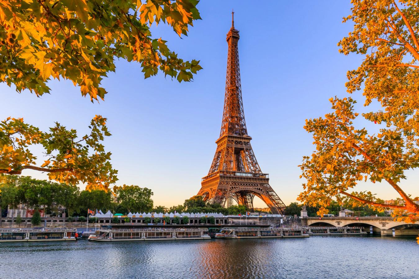 Oplev Eiffeltårnet og Paris i efterårsfarver