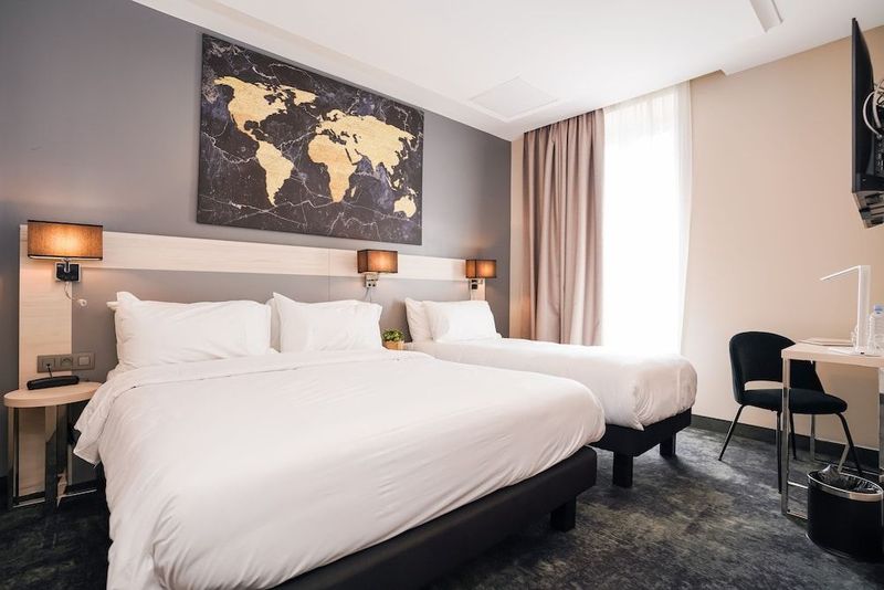 Hotel Univers - Image 5