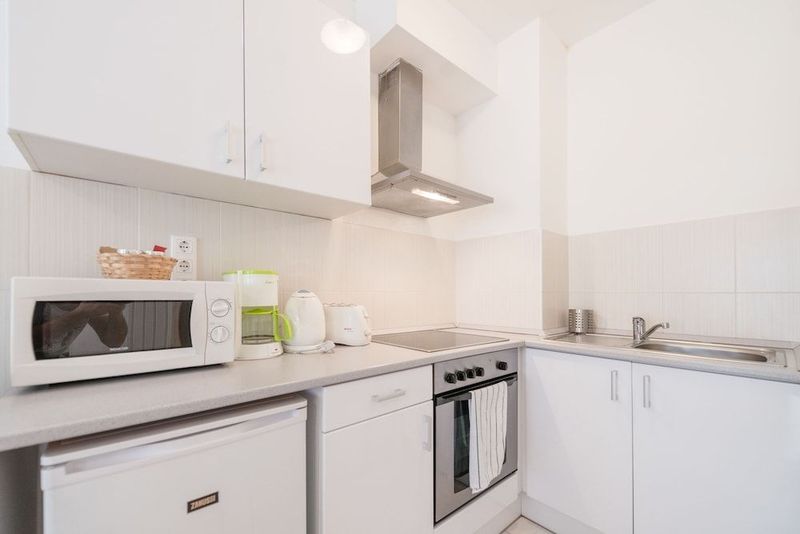 Prince Apartments - Image 6