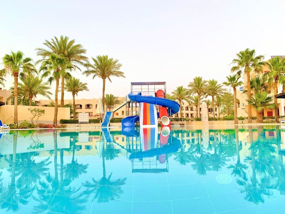 Ivy Cyrene Island Resort - Image 7