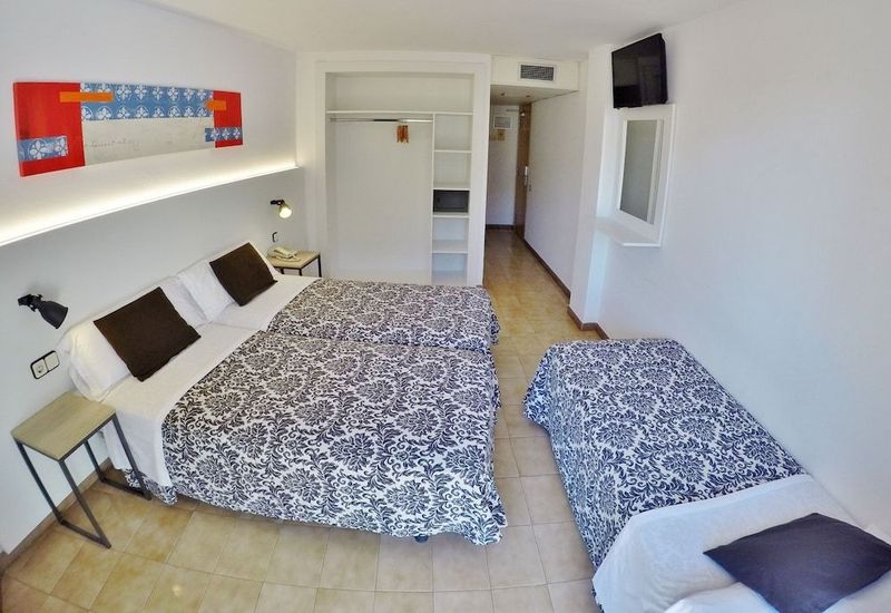 Miami Hotel - Image 9