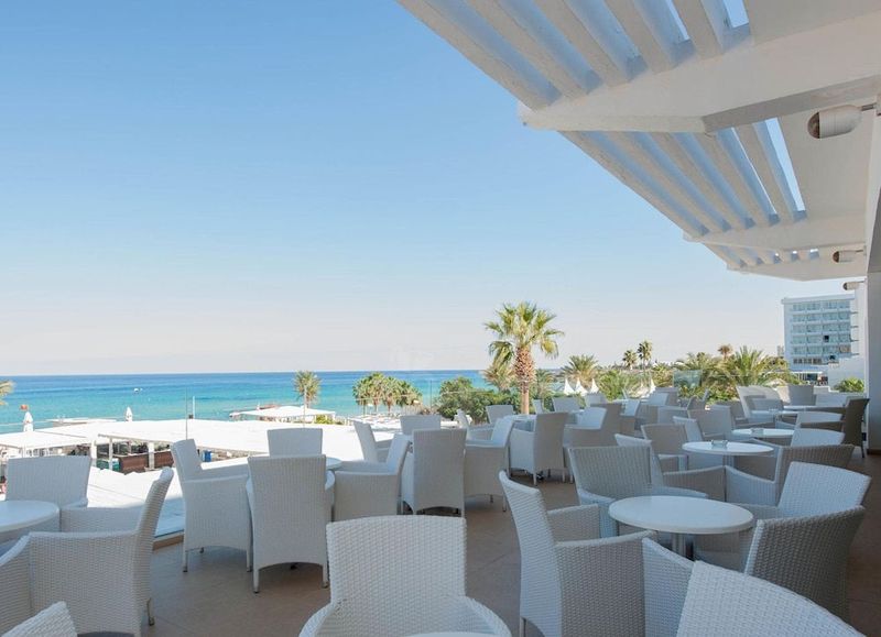Vrissiana Beach Hotel - Image 4