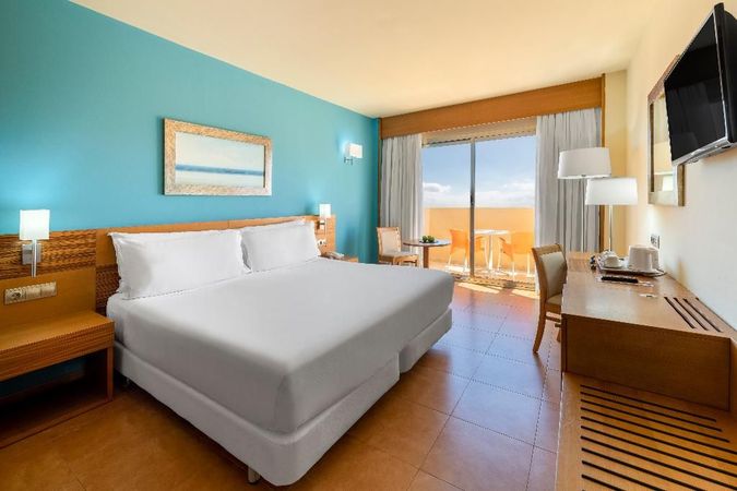 Nyt en ferie med hele familien på Elba Carlota Beach & Convention Resort på Fuerteventura