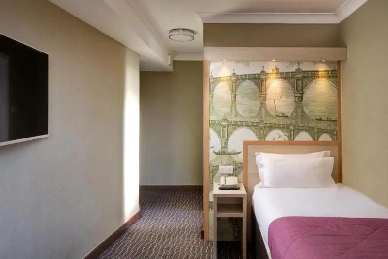 President Hotel - Image 5