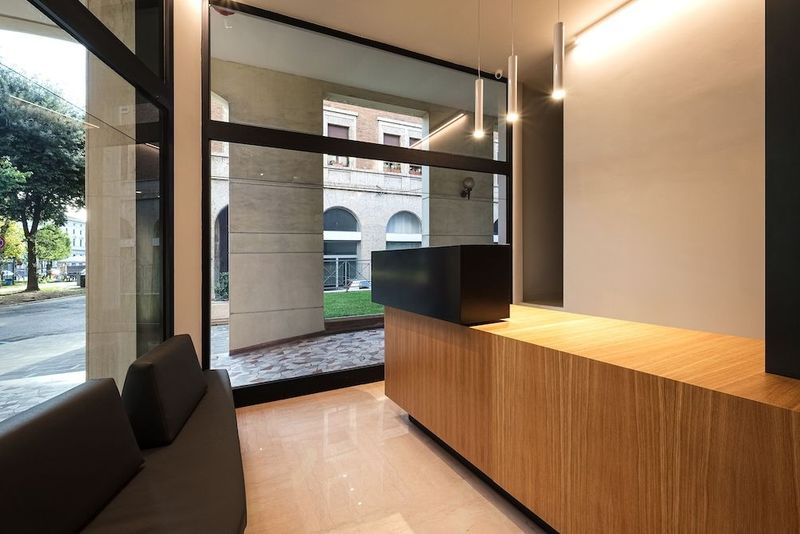 Hotel Touring - Image 2