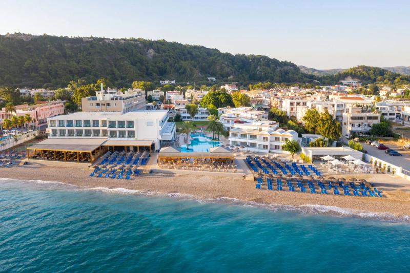 Avra Beach Resort Hotel & Bungalows - Image 1
