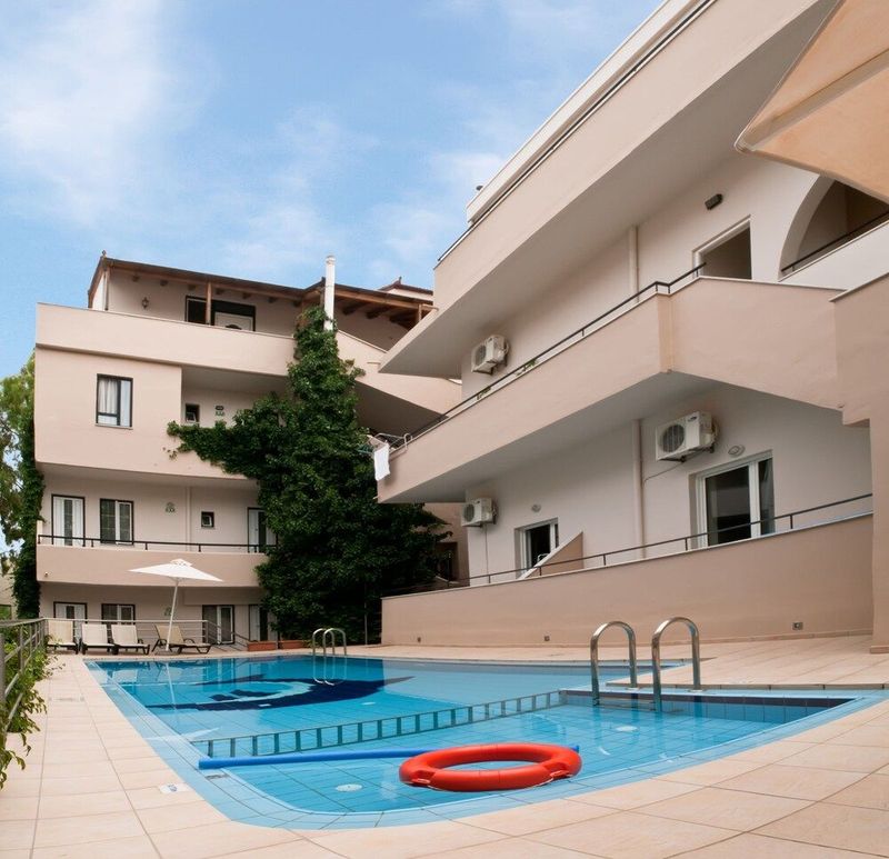 Zorbas Hotel - Image 10
