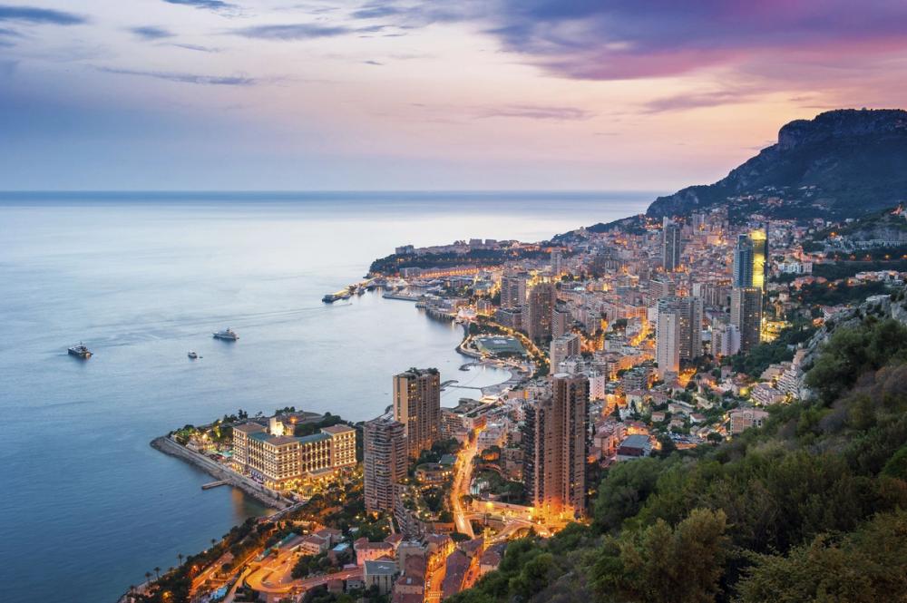 Panoramautsikt over Monte Carlo og Monaco på den franske riviera