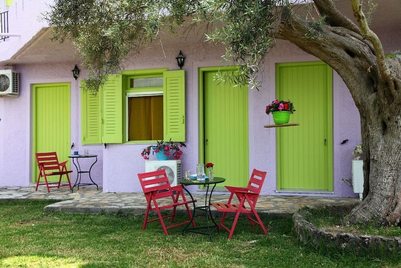 Summer House Louisa - Image 6