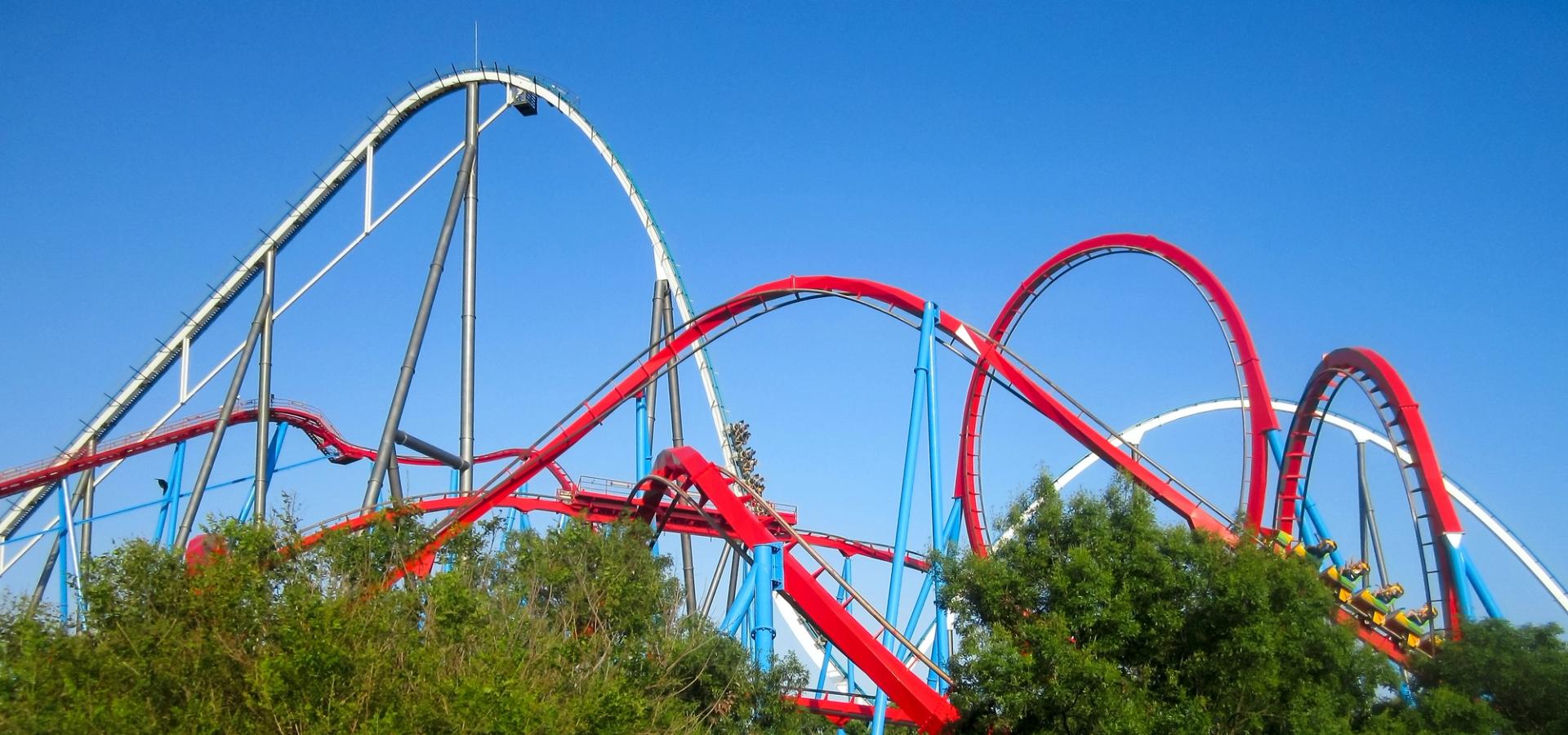 Spektakulær berg-og-dalbane i PortAventura World på Costa Dorada