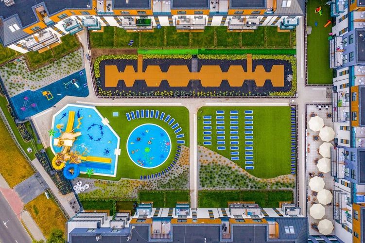 Bel Mare Resort erbjuder semesterlägenheter med pool i Miedzyzdroje i Polen.