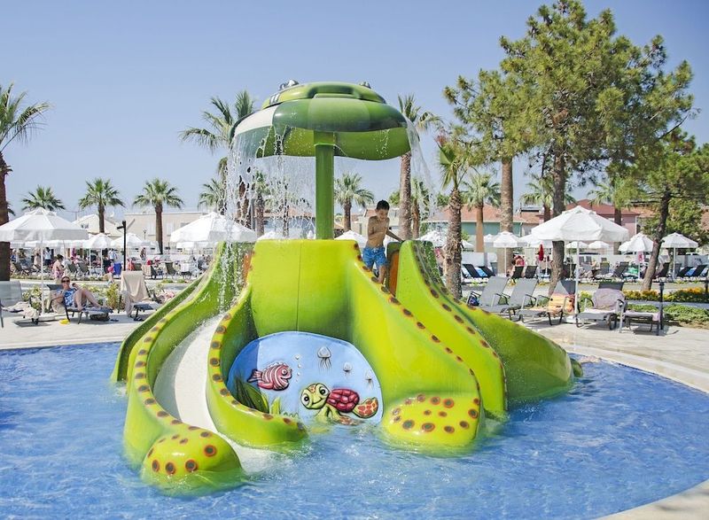 Palm Wings Beach Resort Kusadasi - Image 9