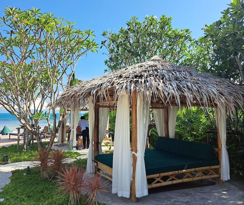 Outrigger Koh Samui Beach Resort - Image 10