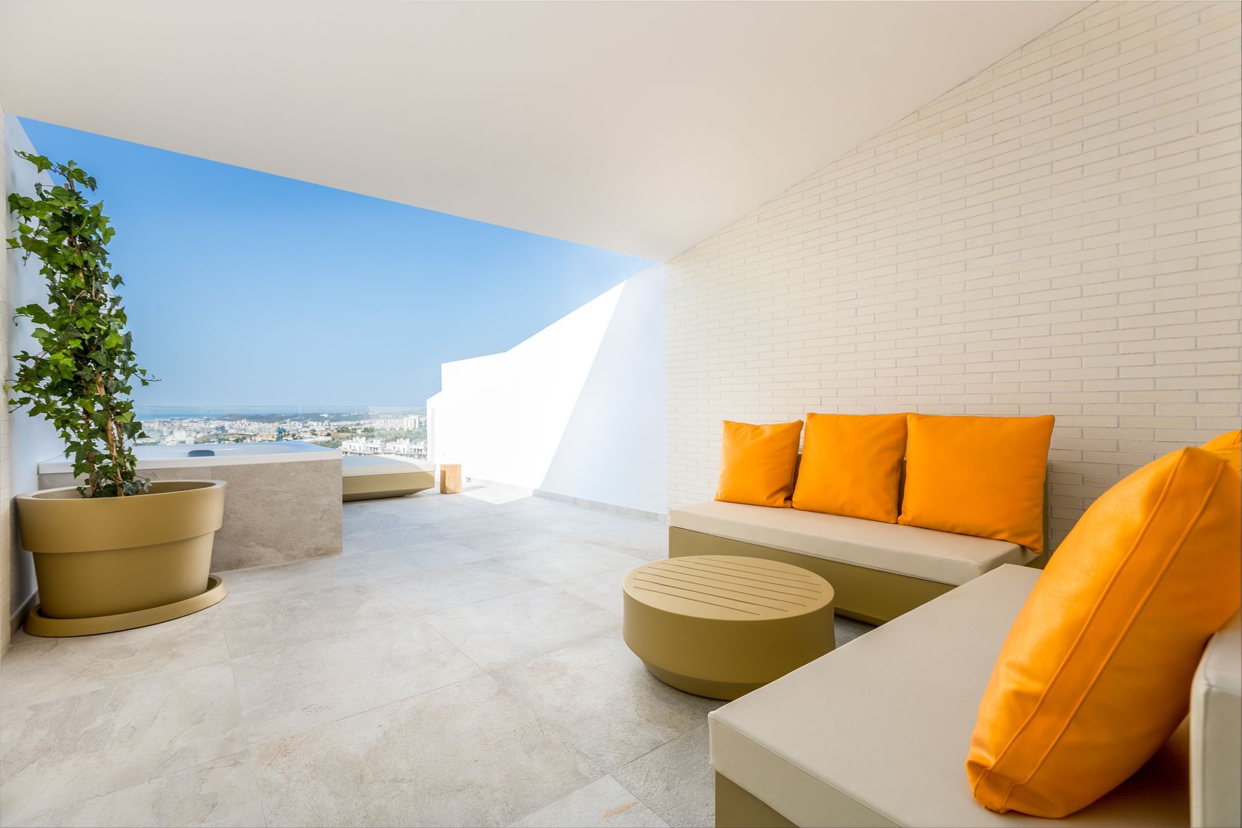 Higueron Hotel Malaga, Curio Collection by Hilton - Image 2