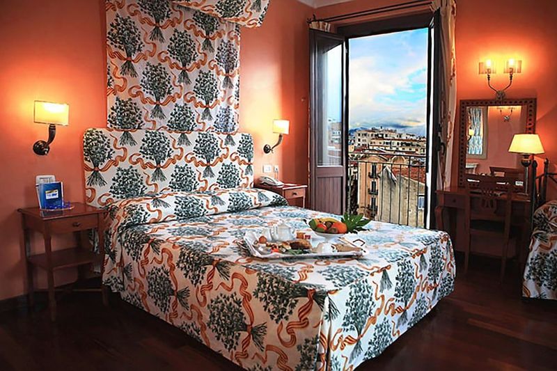 Hotel Vecchio Borgo - Image 1