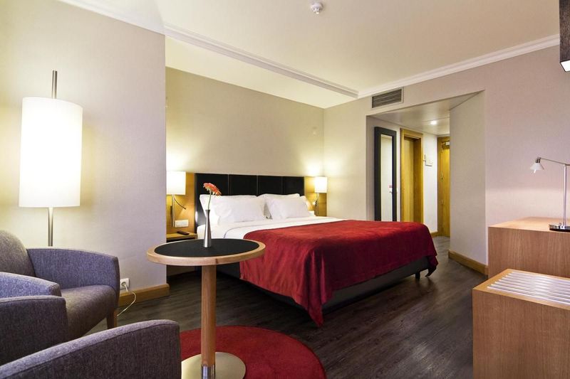 SANA Reno Hotel - Image 7