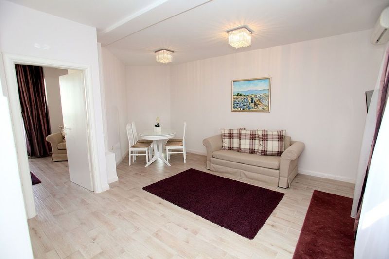 Aparthotel Bellevue - Image 6