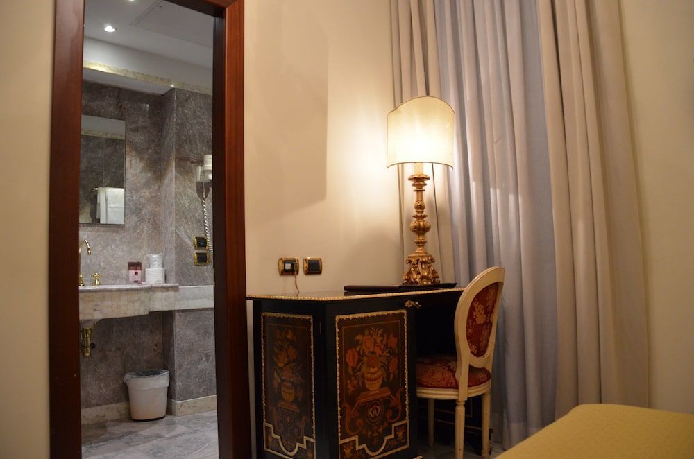 Hotel Des Epoques - Image 8