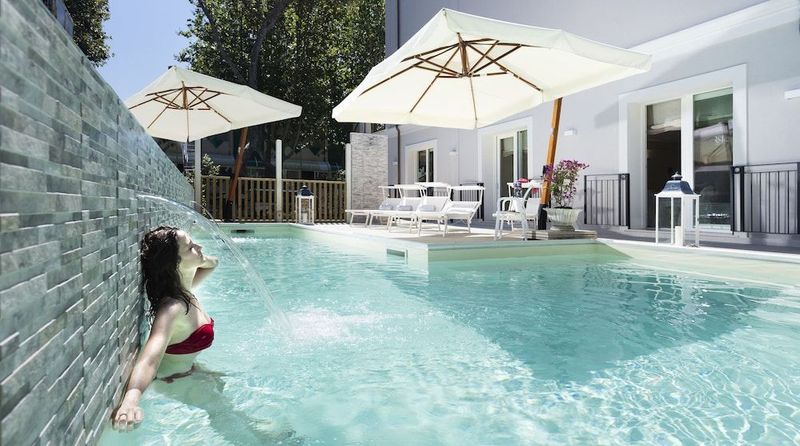 Rimini Suite Hotel - Image 1