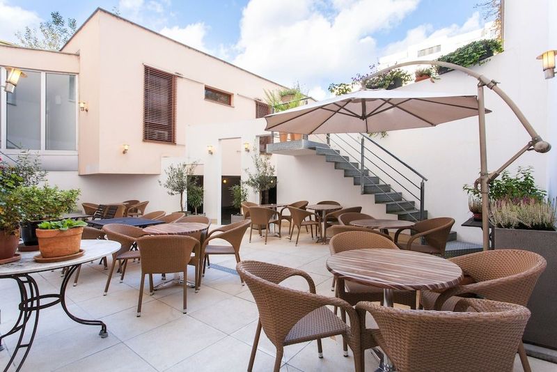 Hotel Carol - Image 7