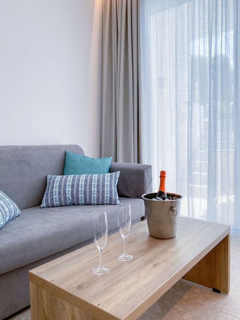 Lardos Bay Hotel - Image 9