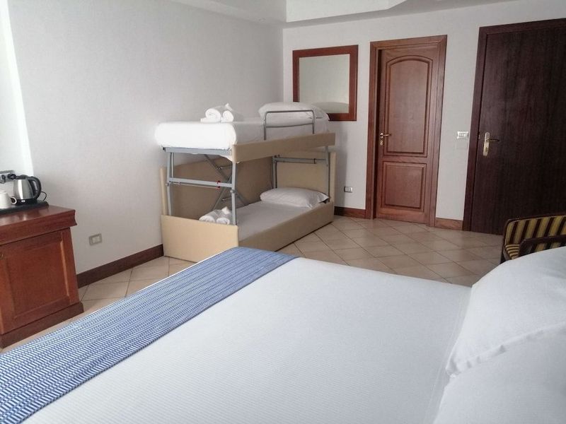 Best Western Hotel Blumarea - Image 10