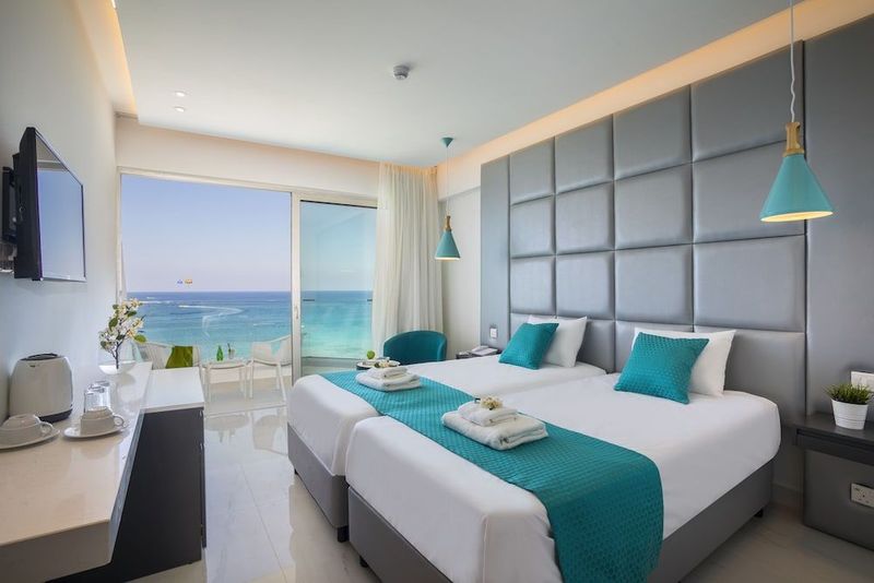 Silver Sands Beach Hotel - Image 4