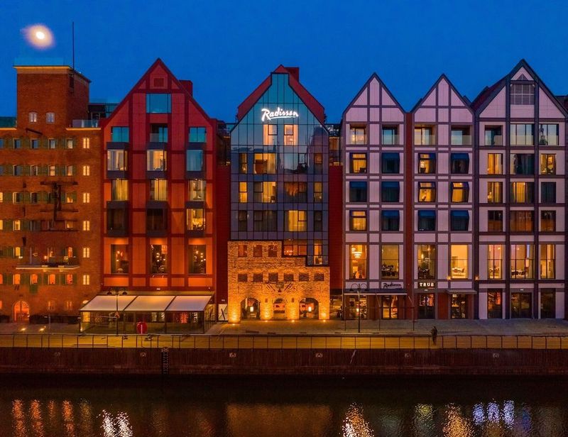 Radisson Hotel & Suites, Gdansk - Image 4