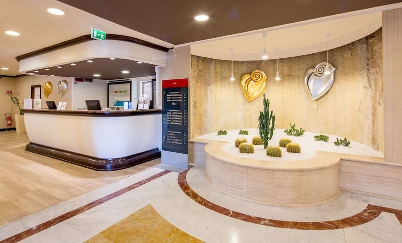 Best Western Plus Tower Hotel - Image 4